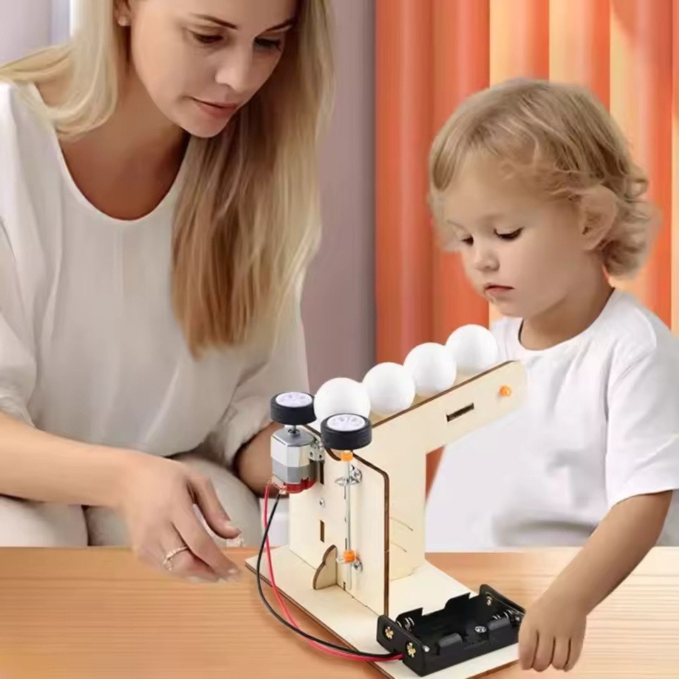 DIY Automatic Ball Server Mach - مراجعة Kinetic Kids Education وسعره